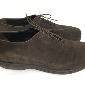 Giorgio Armani Men's Brown Suede Oxfords Shoes. Size 46 and Made in Italy